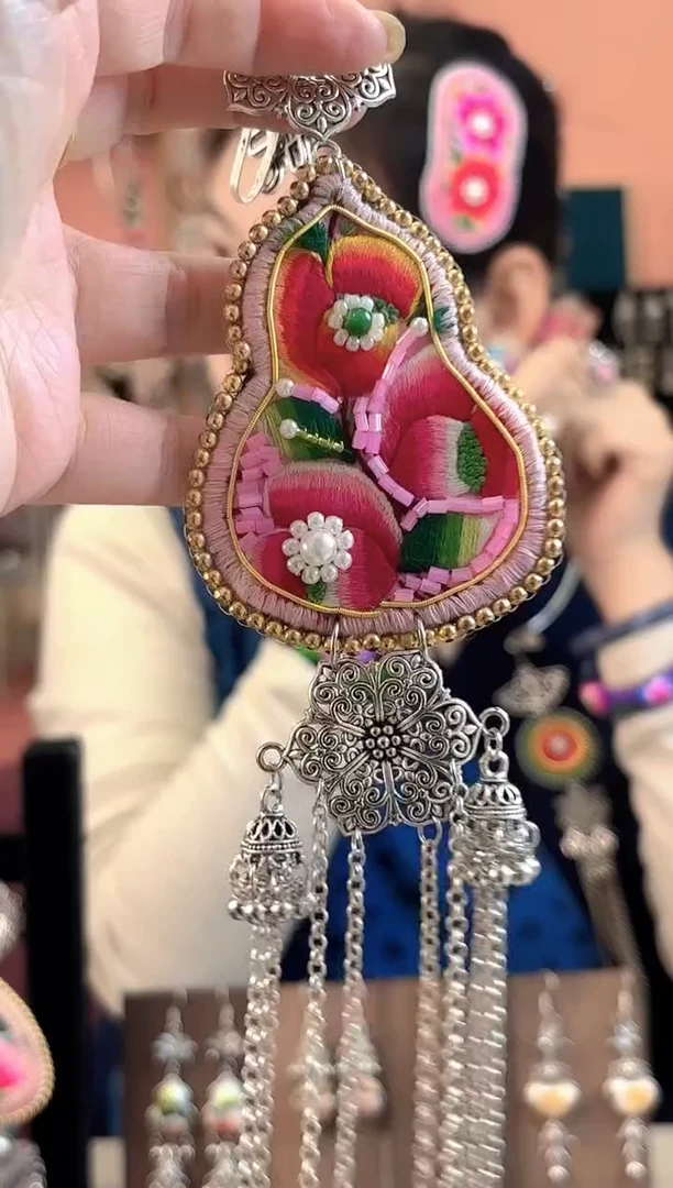 织绣艺枝独绣手工饰品315