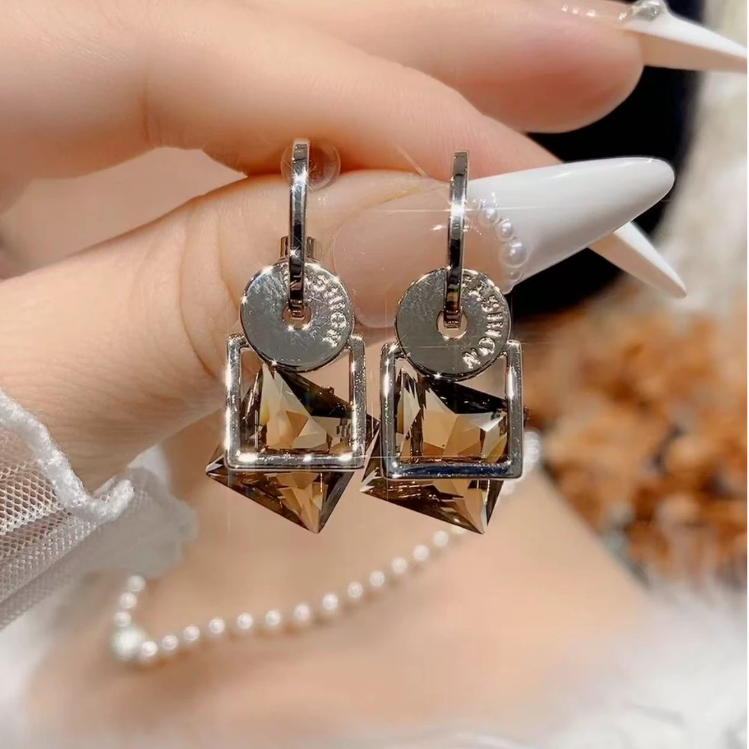 铜合金合成锆石耳饰 气质轻奢时尚百搭复古欧美简约个性Q01