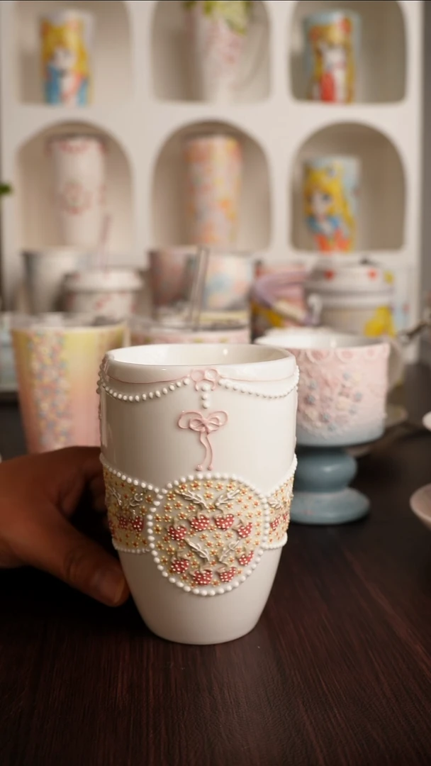 景德镇手绘的杯子