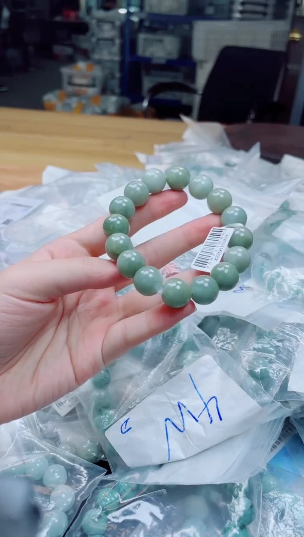 定制翡翠未镶嵌珠串