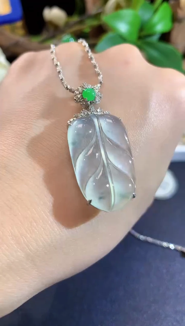 吊坠(不含链)18K金镶嵌翡翠A26