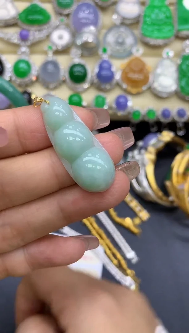 颈饰18K金镶嵌翡翠60-中国好珍宝