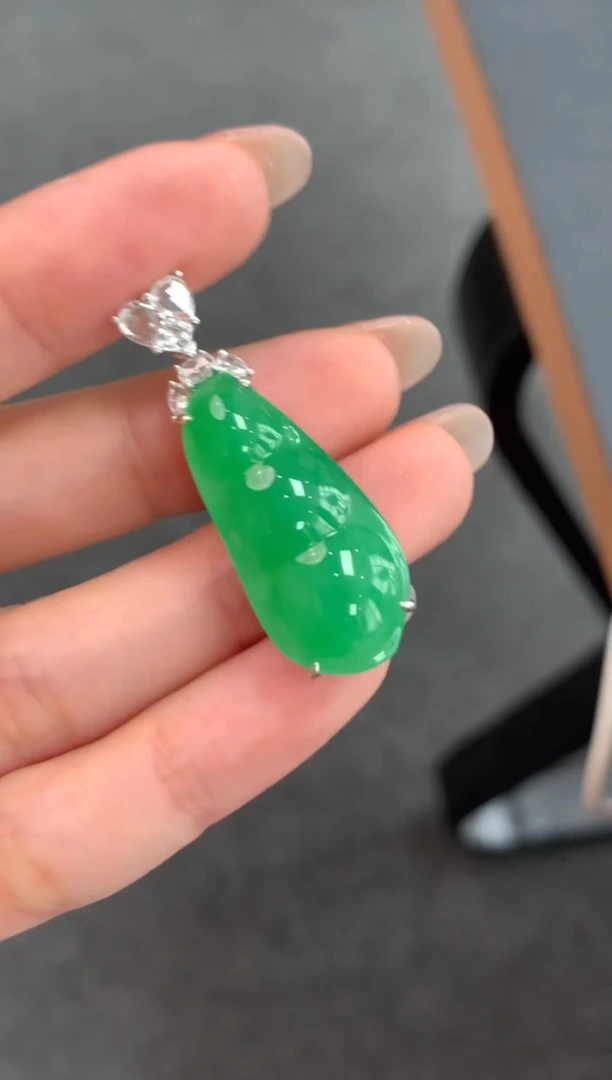 翡翠18K金镶嵌吊坠(不含链)福豆吊坠59800