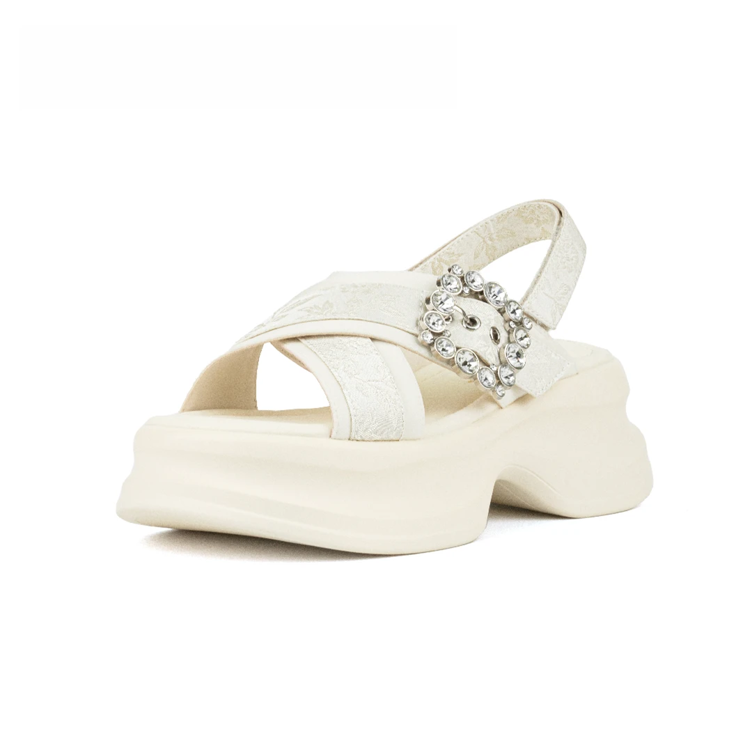 仟仟女鞋5cm增高新中式凉鞋高级感绣花露趾女鞋2025新款厚底鞋