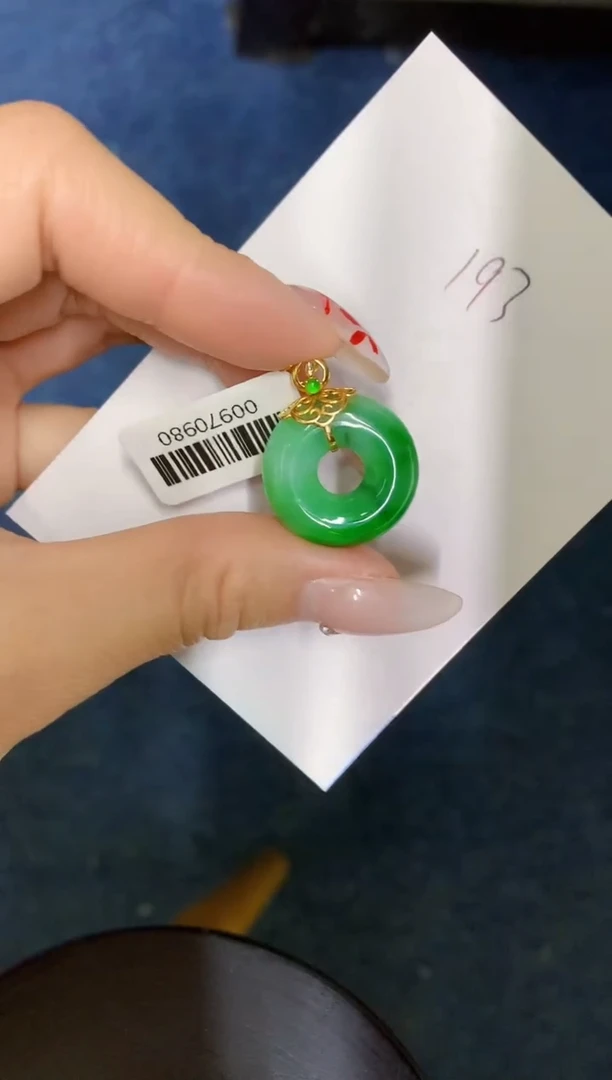 【闪购商品】翡翠颈饰18K金镶嵌0000000000