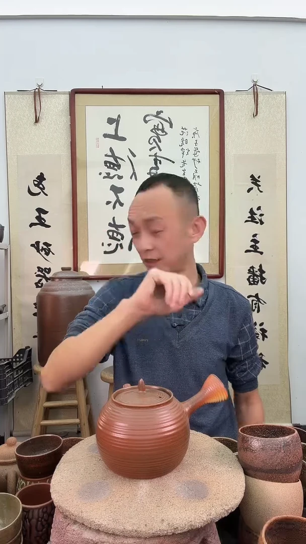 非遗侧把壶非遗技艺+半斤大叶