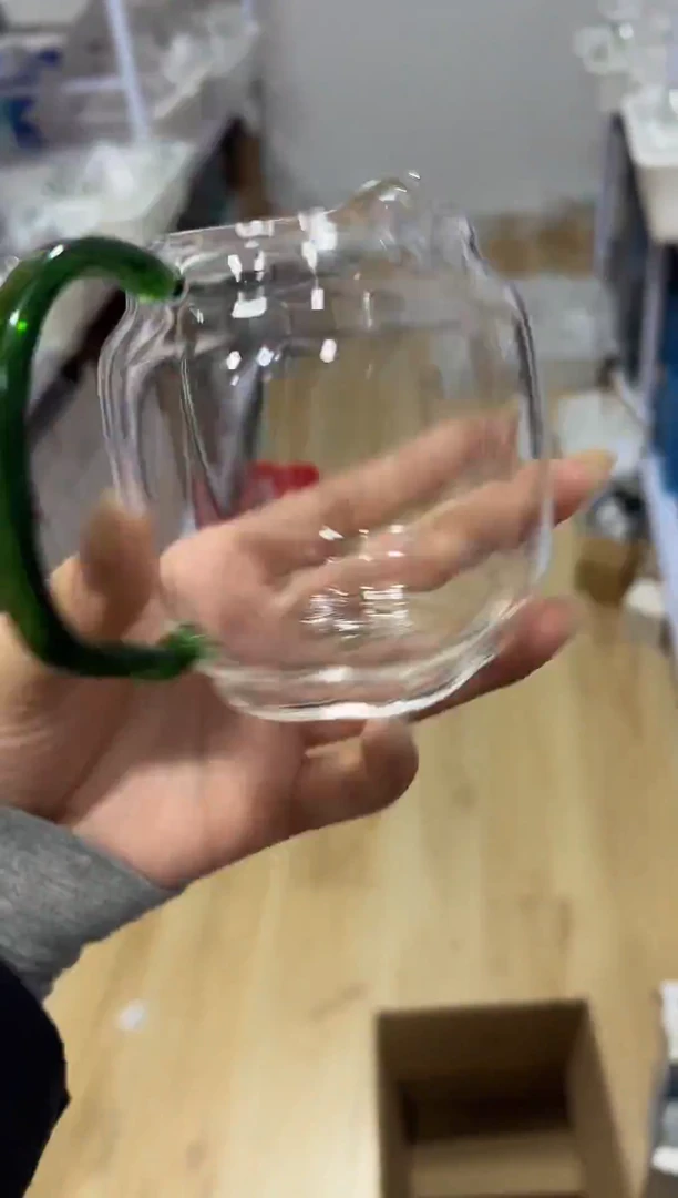 胡绿色花六面底公道杯