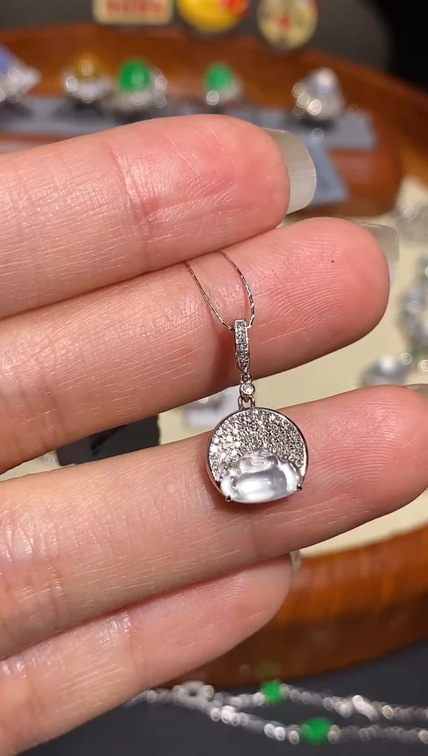 【闪购商品】翡翠吊坠(不含链)18K金镶嵌吊坠