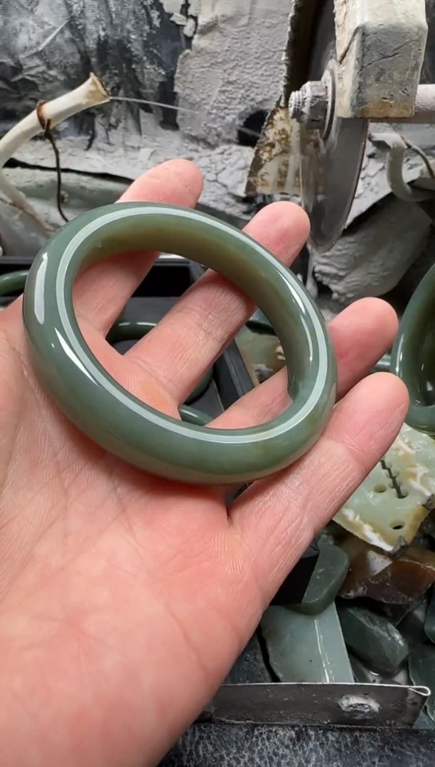 【闪购商品】和田玉颈饰未镶嵌手镯