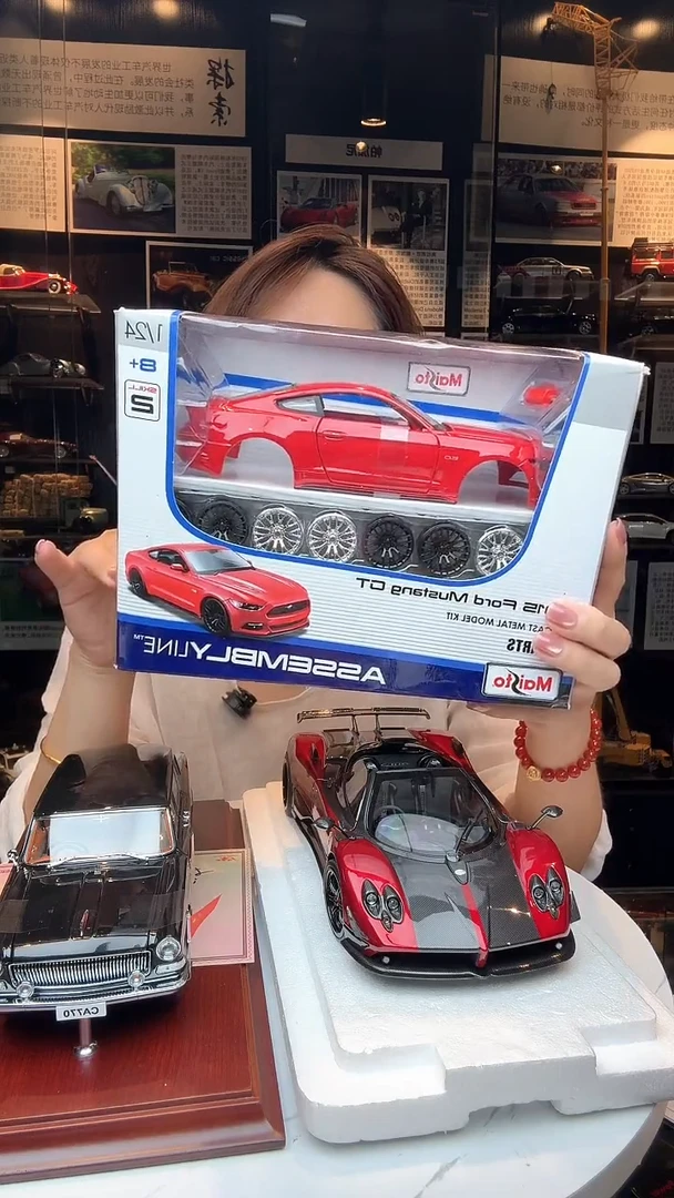 1/24美驰图拼装野马红色