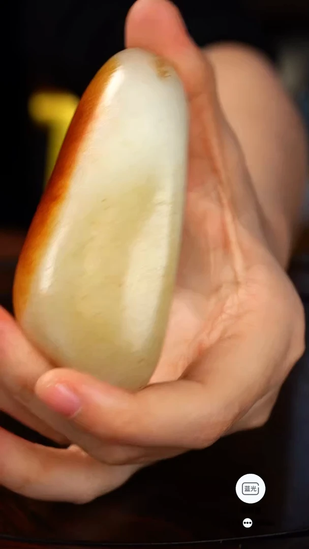 未镶嵌和田玉挂件遇*人原石