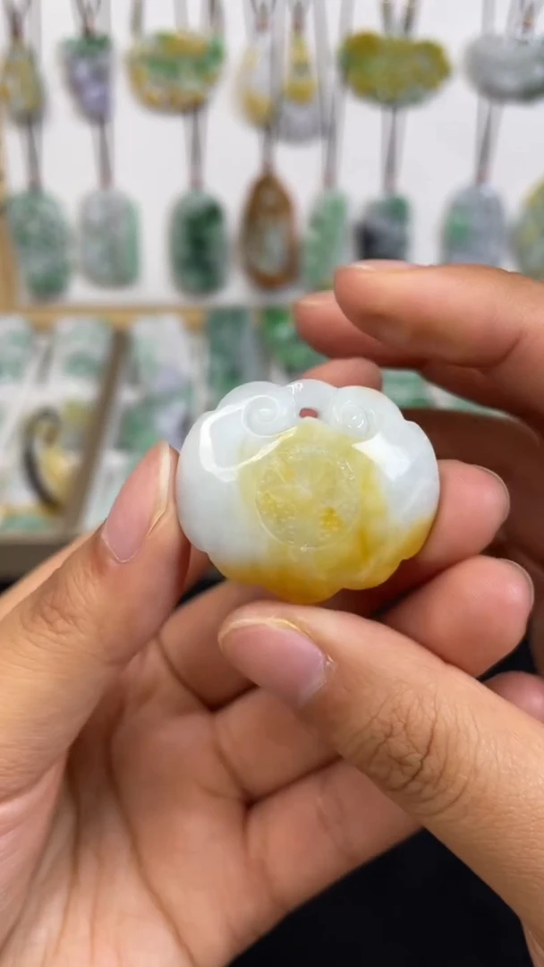 颈饰未镶嵌翡翠1