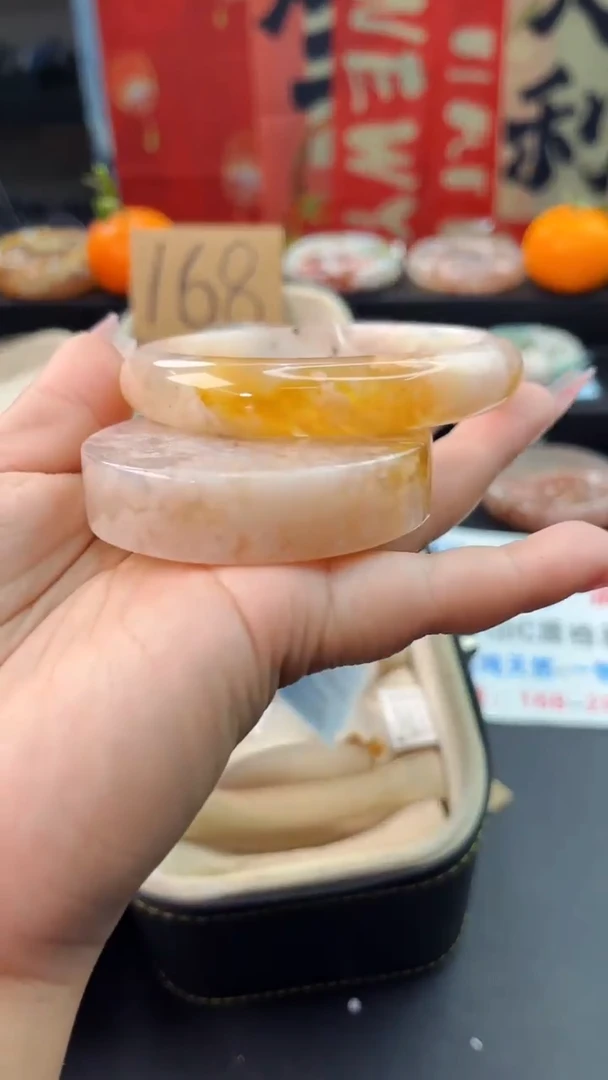 【闪购商品】石英质玉手镯未镶嵌赠送镯心（62圈口）