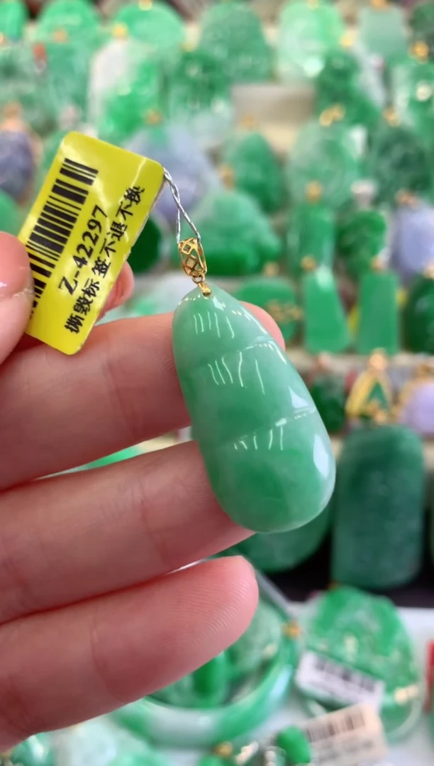 【闪购商品】翡翠吊坠(不含链)18K金镶嵌挂件