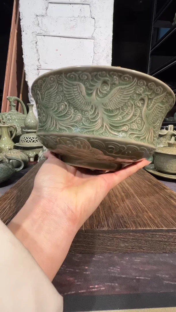 耀州窑青瓷九凤碗