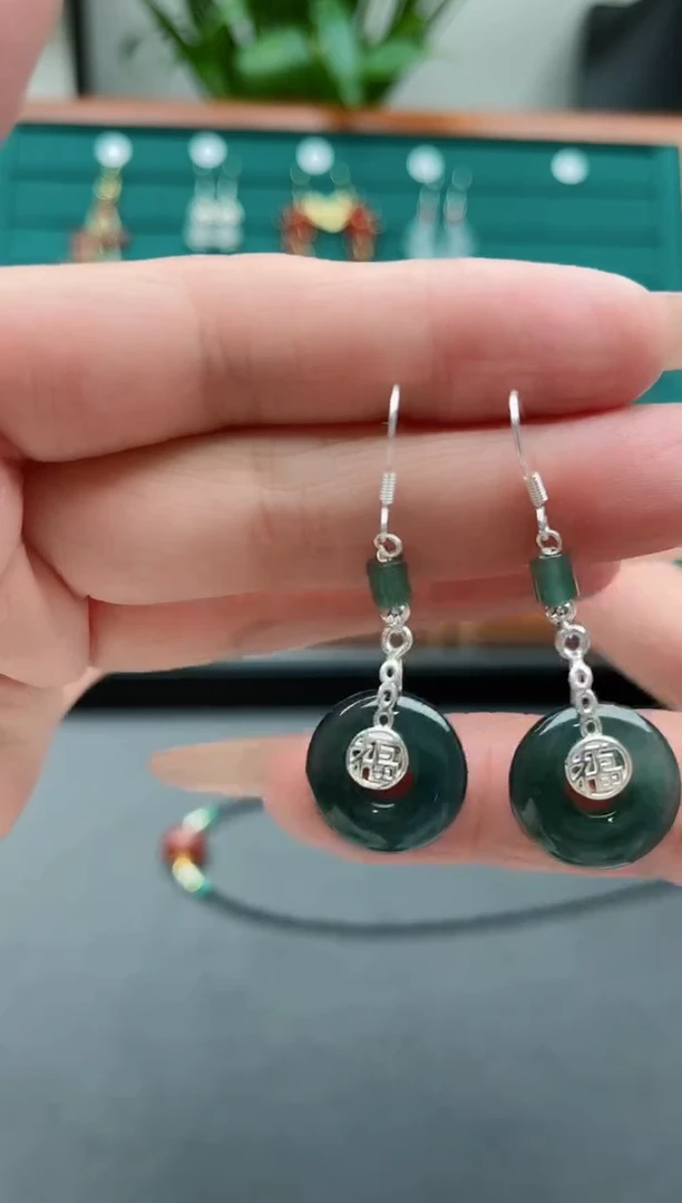 【闪购商品】翡翠耳饰银S925镶嵌6A平安扣