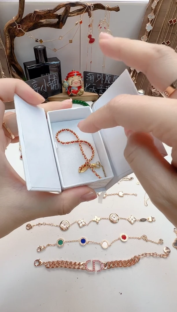 瓷片彧贤聚宝阁彧贤聚宝阁