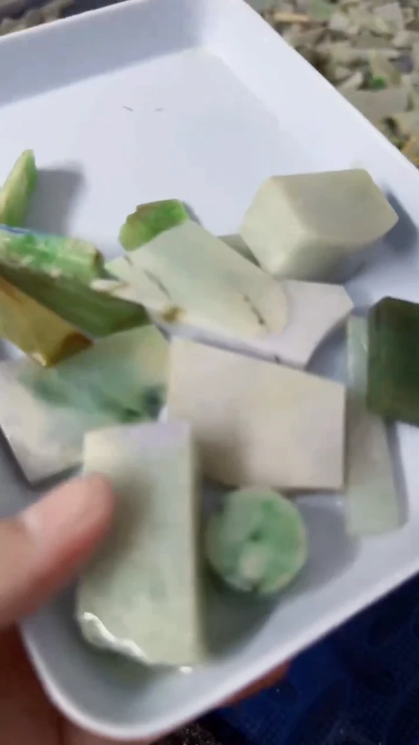 翡翠挂件未镶嵌天然翡翠039