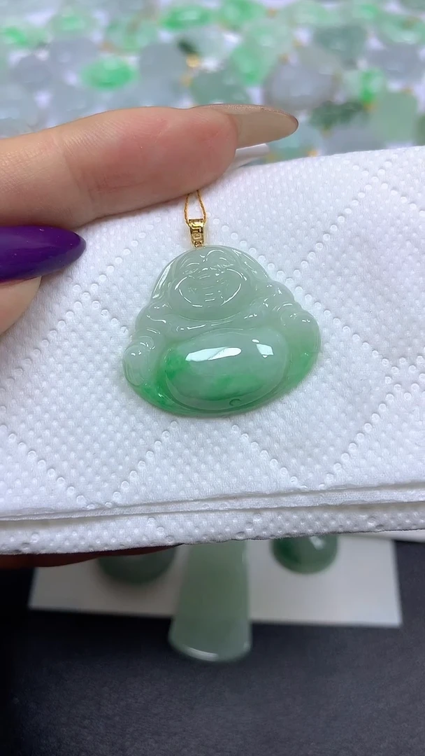 颈饰18K金镶嵌翡翠