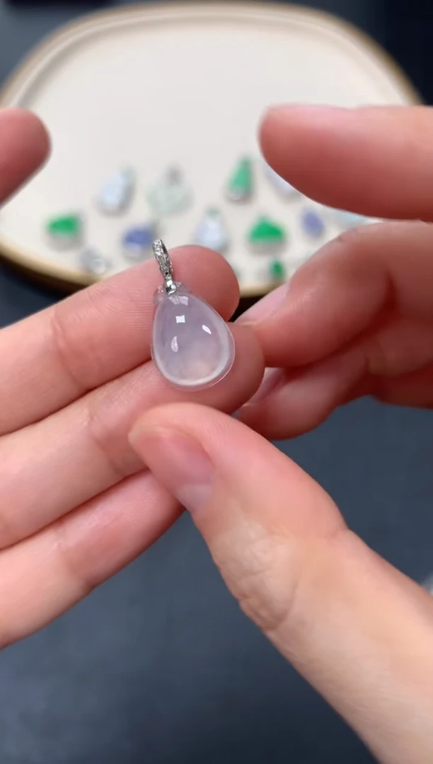 【闪购商品】翡翠吊坠(不含链)18K金镶嵌780