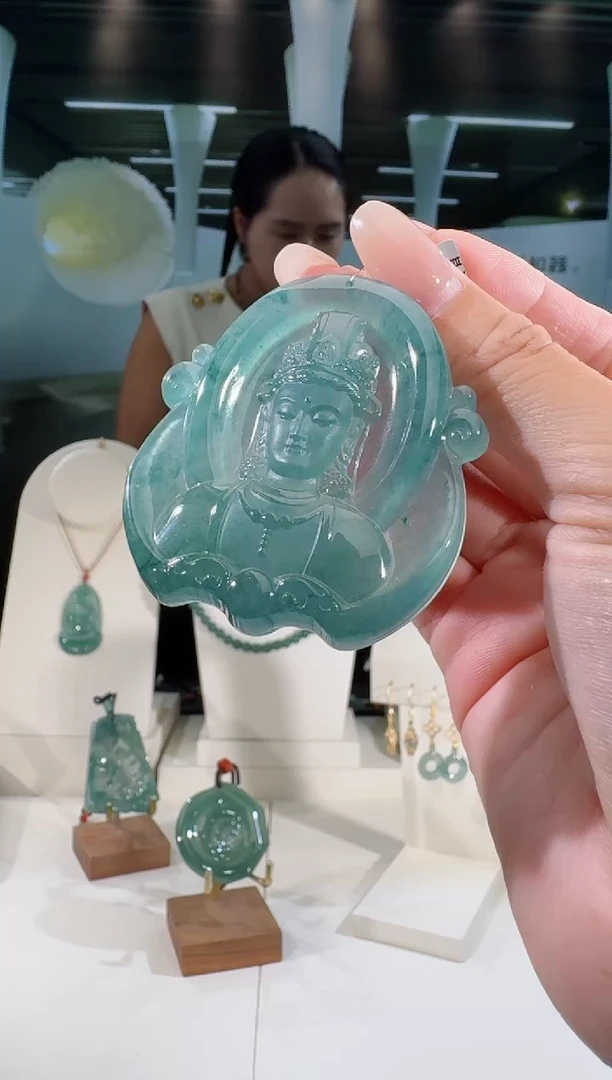 翡翠未镶嵌吊坠(不含链)观音
