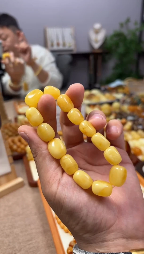 【闪购商品】蜜蜡裸石未镶嵌手串