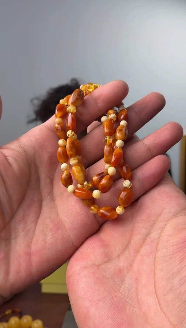 蜜蜡项链未镶嵌噶玛珠宝