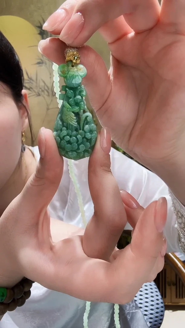 颈饰未镶嵌翡翠吊坠