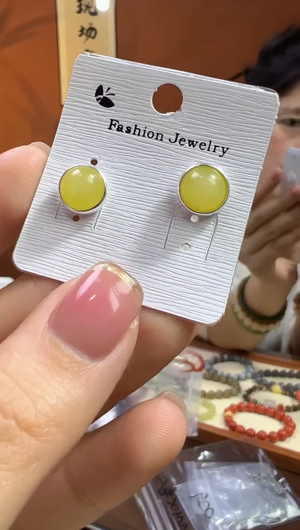 未镶嵌和田玉耳钉黄口