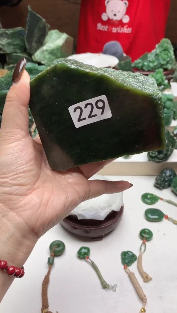 未镶嵌和田玉摆件1