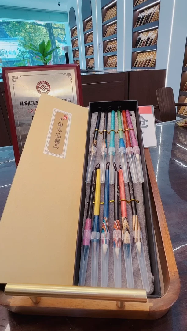 超级大福利，12月月份鸡距笔一套