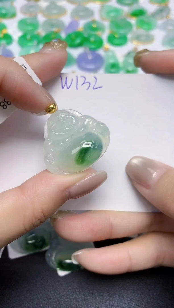 颈饰18K金镶嵌翡翠天然缅甸翡翠A货翡翠百元以上9元证书费自理