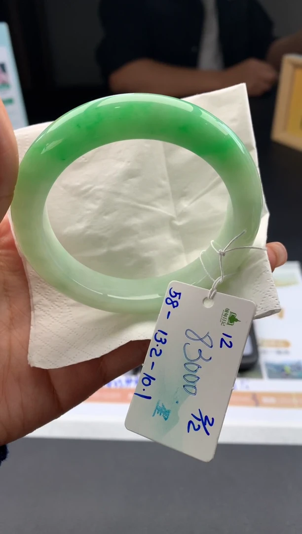 未镶嵌手镯翡翠翡翠自带#送人#，假一赔三