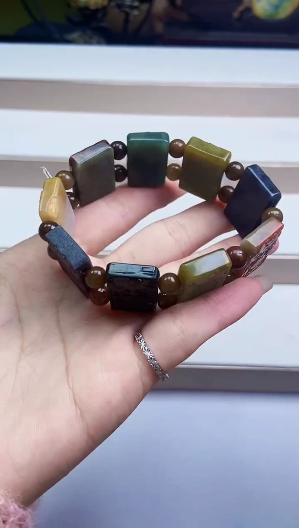 颈饰未镶嵌翡翠翡翠A货