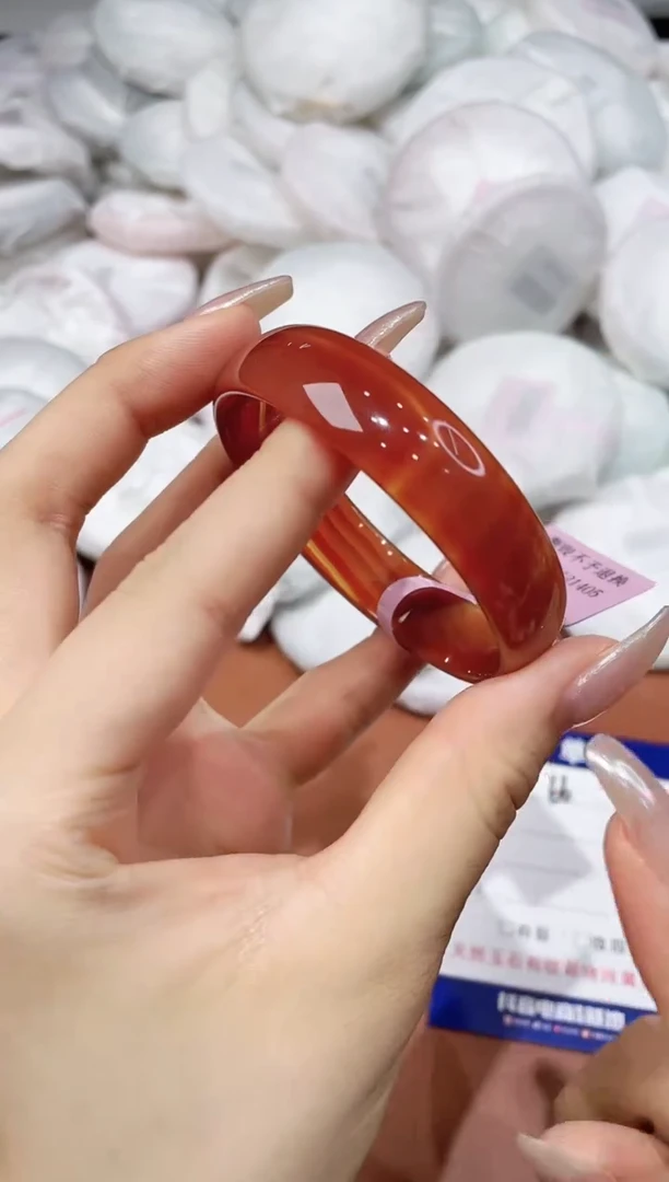 玛瑙/玉髓手镯未镶嵌66