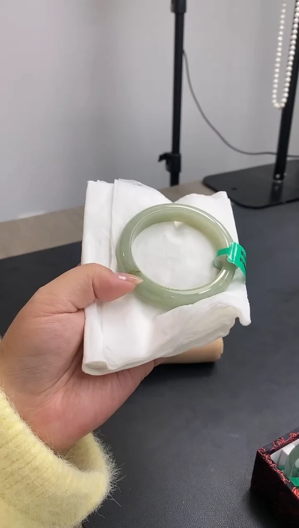 【闪购商品】翡翠手镯未镶嵌00009295