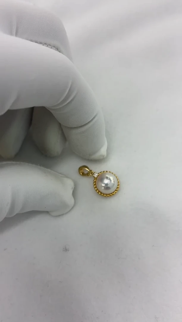 颈饰18K金镶嵌海水珍珠太阳花吊坠8.5-9（赠送银链子