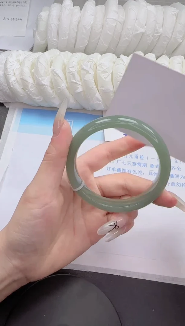 石英质玉手镯未镶嵌119-61