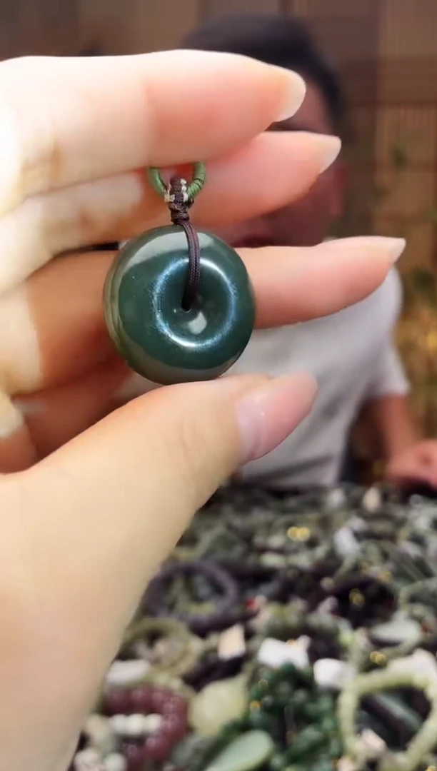 颈饰未镶嵌和田玉多样性发货，拍一发一