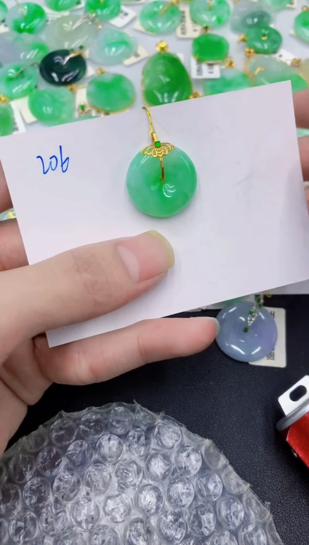 颈饰18K金镶嵌翡翠那***美1111111