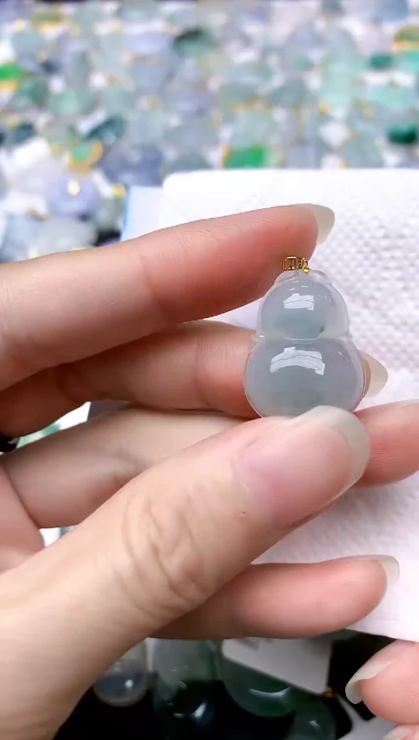 颈饰18K金镶嵌翡翠天然A货翡翠