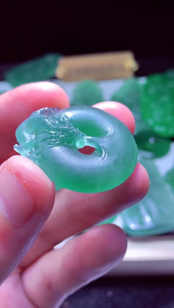 未镶嵌定制翡翠龙**人天然翡翠A货 官方基地发货