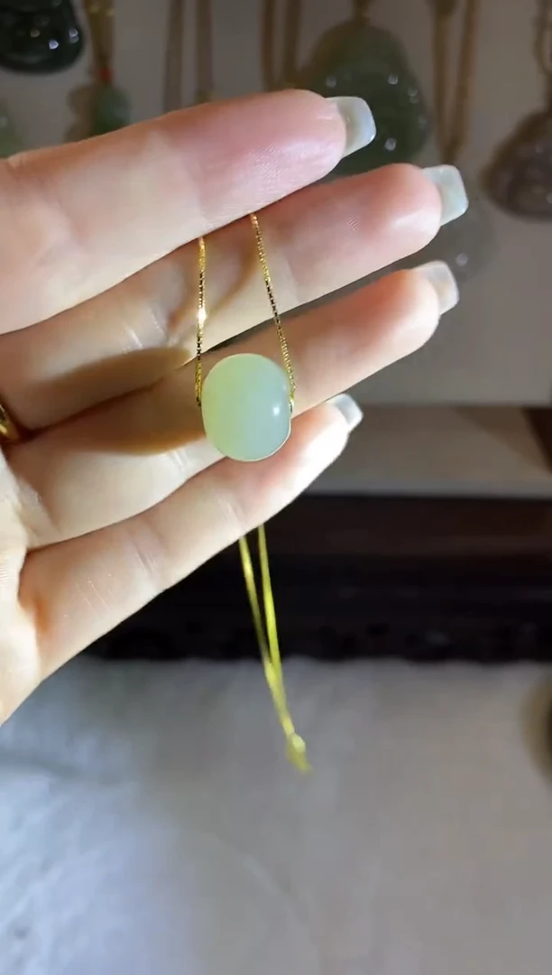 和田玉18K金镶嵌吊坠(赠链)zq