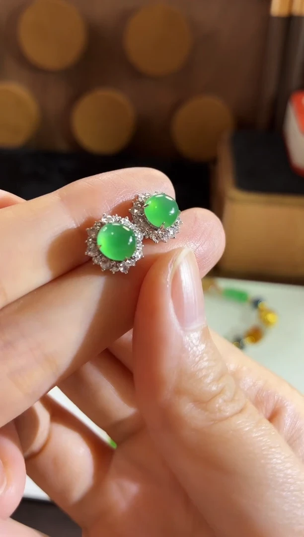 18K金镶嵌翡翠耳饰耳饰