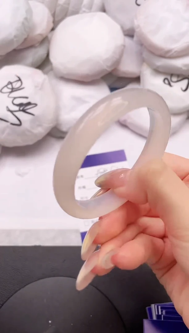 【闪购商品】石英质玉手镯未镶嵌6K184-54