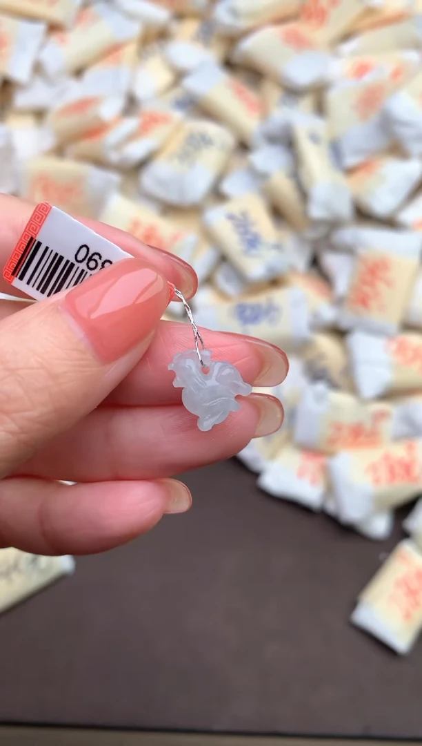 【闪购商品】翡翠挂件未镶嵌—9