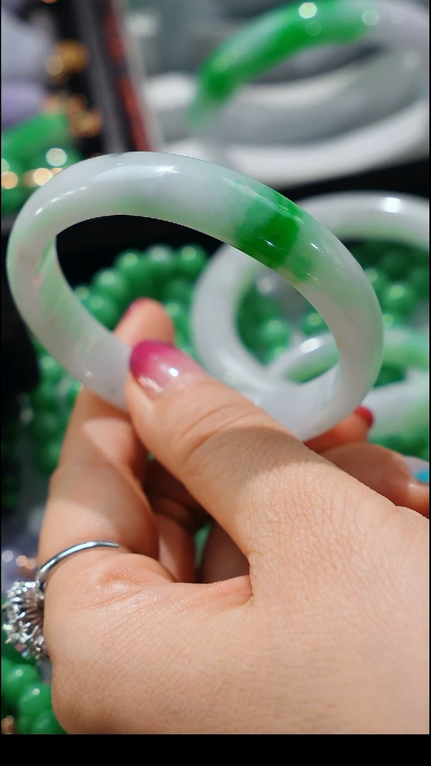 未镶嵌手镯翡翠翡翠手镯