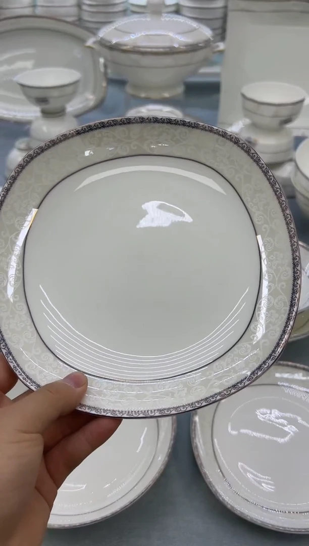 骨瓷玲珑8方2个