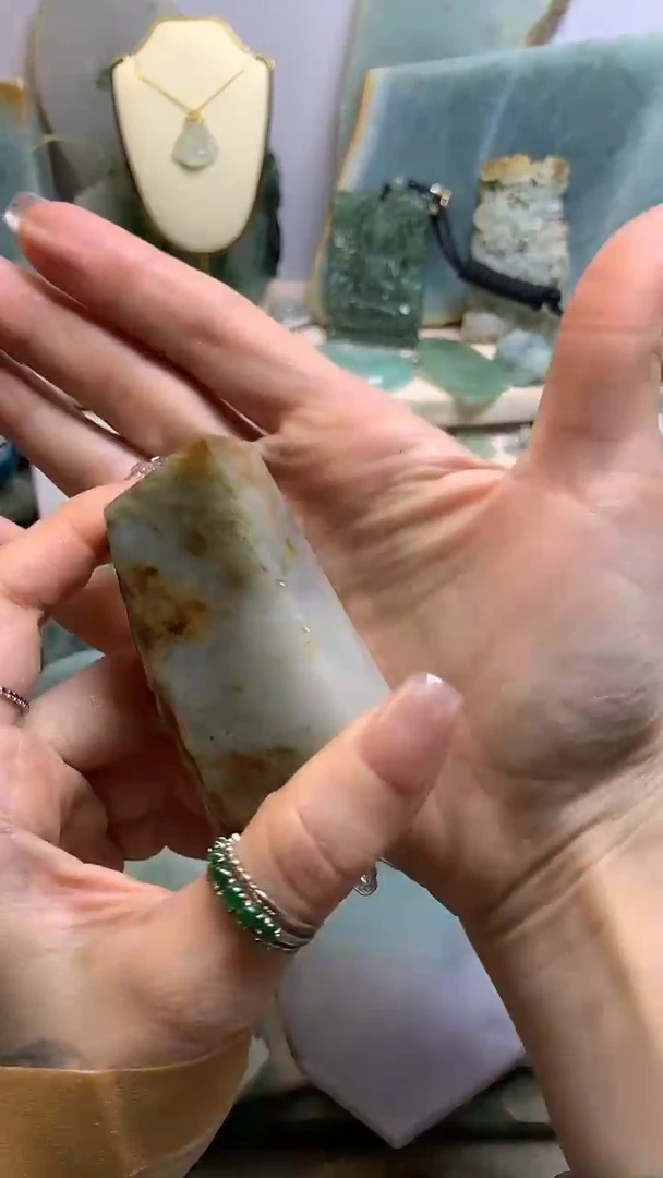 【闪购商品】翡翠挂件未镶嵌缅甸A货翡翠，没有运费险