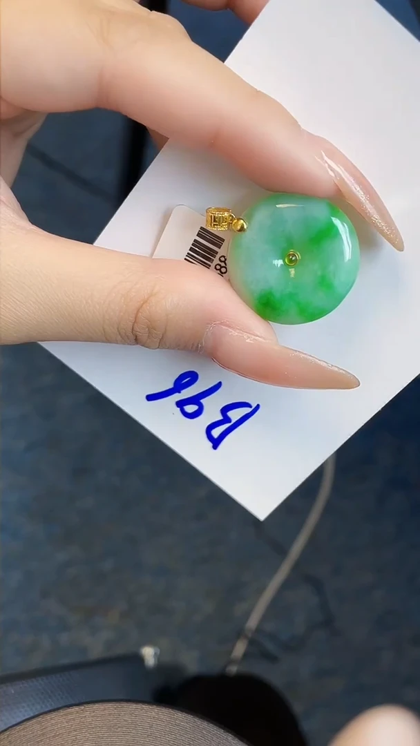 【闪购商品】翡翠颈饰18K金镶嵌00000000